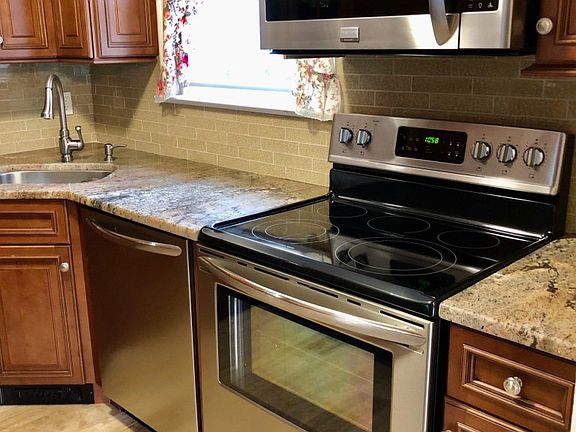 5th image of 19 Cottage St APT 6A
