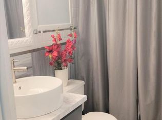 10425 S Hale Ave APT 1C, Chicago, IL 60643