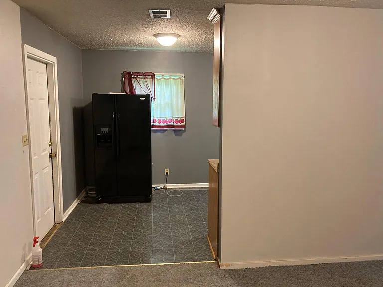 115 Kingsbury Cir — Photo 5
