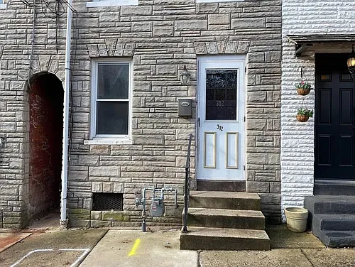 312 N Arch St Photo 1