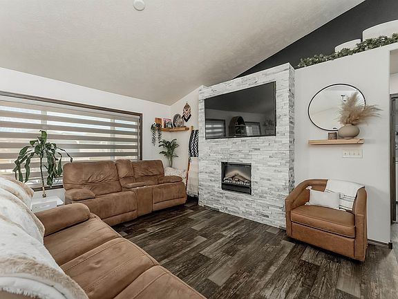 3rd image of 5616 W Holbrook Cir