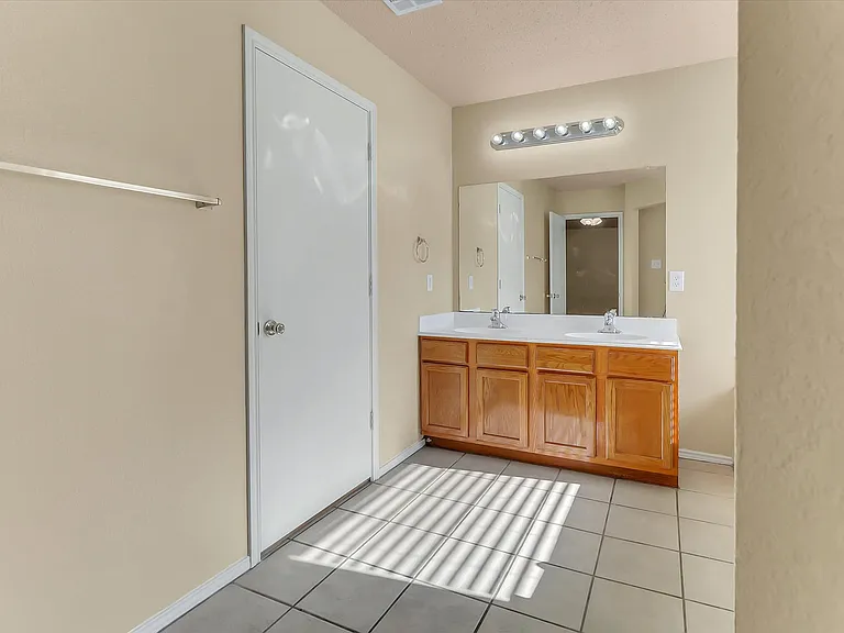 4154 Parterre Dr — Photo 18