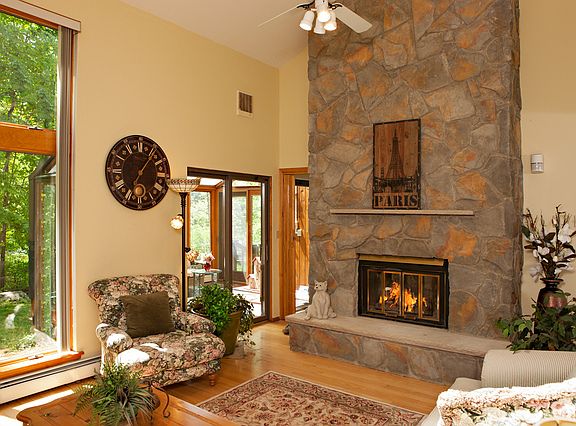 4th image of 9 Stonegate Dr