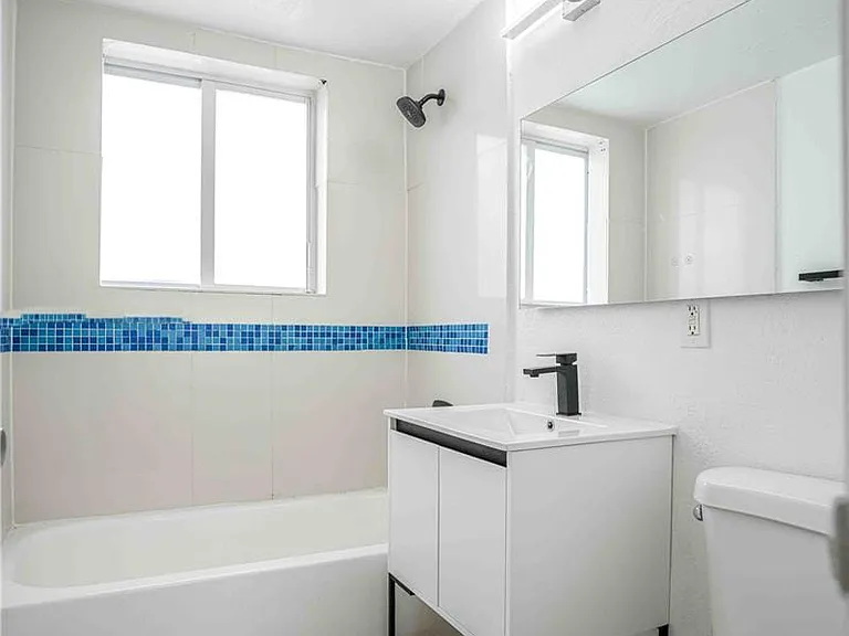 7325 Carlyle Ave #10 — Photo 2
