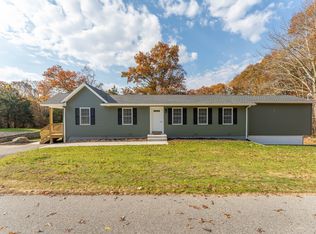 265 New Rd, Moosup, CT 06354