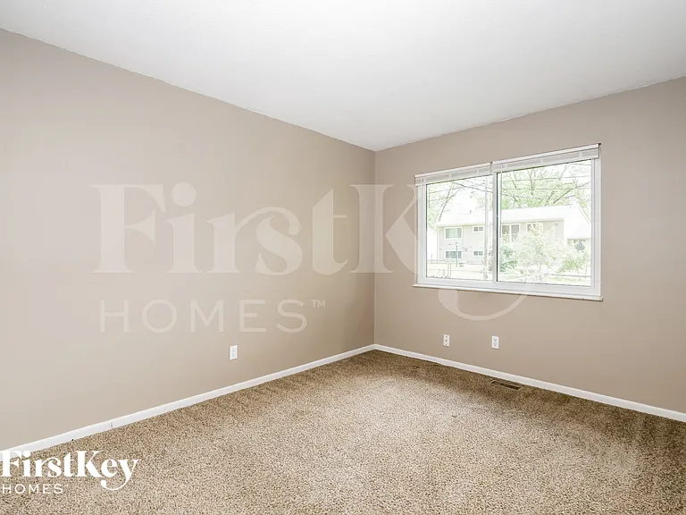 2240 Spoonwood Ln — Photo 7