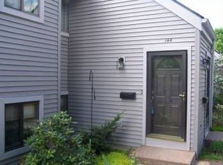 144 Hollister Way S, Glastonbury, CT 06033