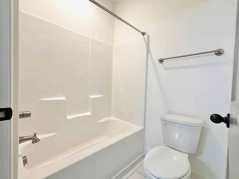 2035 Rosewood Dr — Photo 29