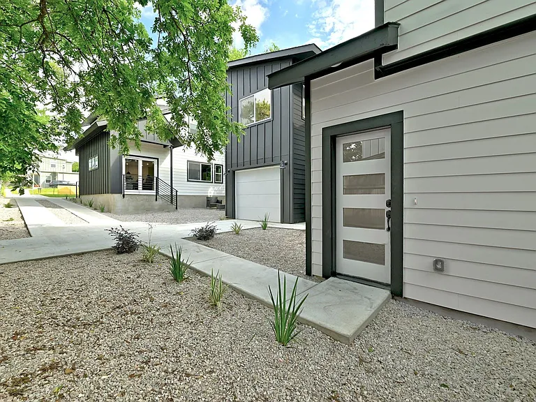 7613 Providence Ave — Photo 3