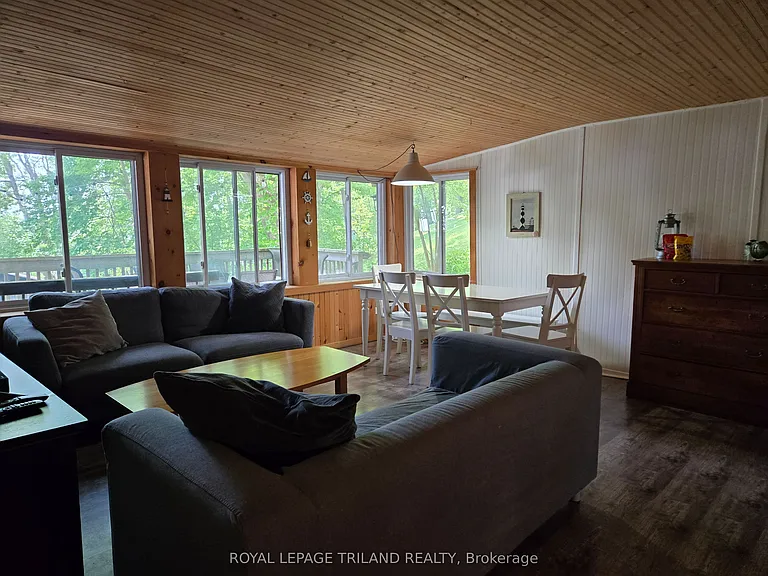477 Dover Pl — Photo 6