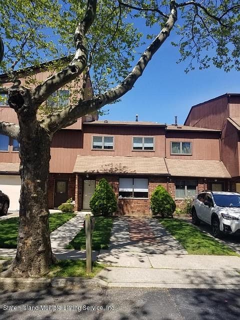 1st image of 122 Gateway Dr