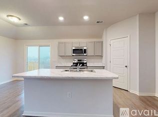 2585 E War Eagle St, Fayetteville, AR 72701