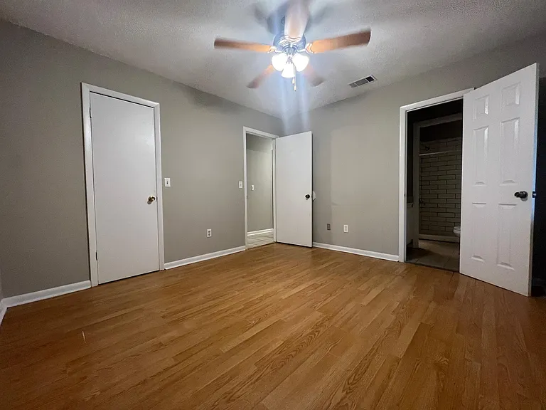 812 Robin Hood Trl — Photo 20