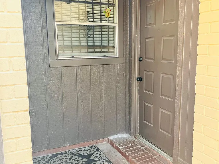 16633 Gold Ridge Ln — Photo 3
