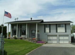 95404 E Reata Rd, Kennewick, WA 99338