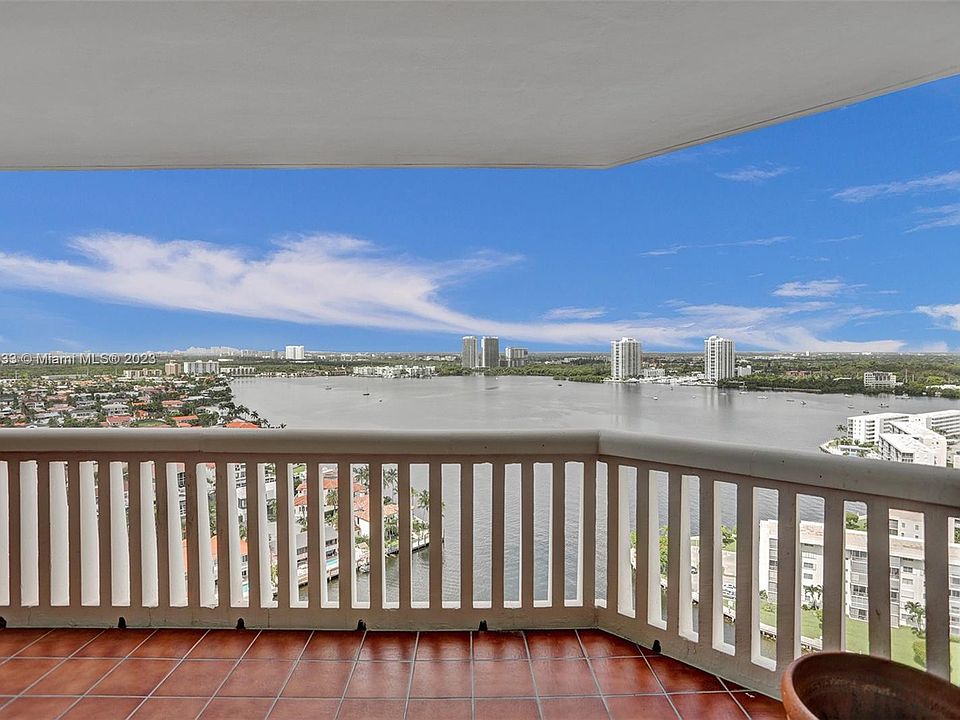 1st image of 1000 W Island Blvd #2312