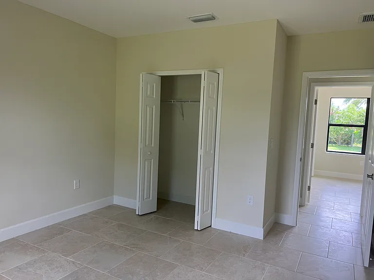 720 Goldwyn Ave S — Photo 2