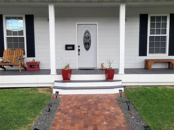 808 S 17th St, Laramie, WY 82070