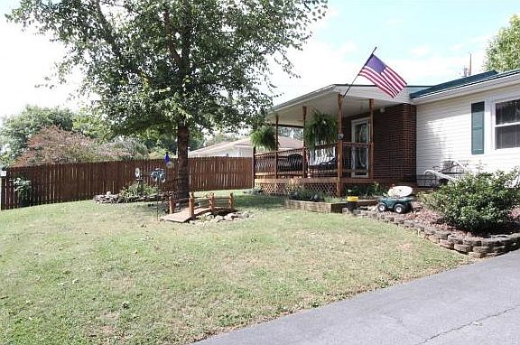 4th image of 525 Lee Cir