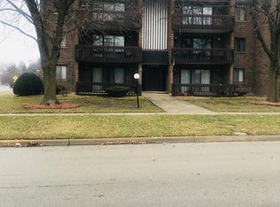 3734 215th St APT 101, Matteson, IL 60443