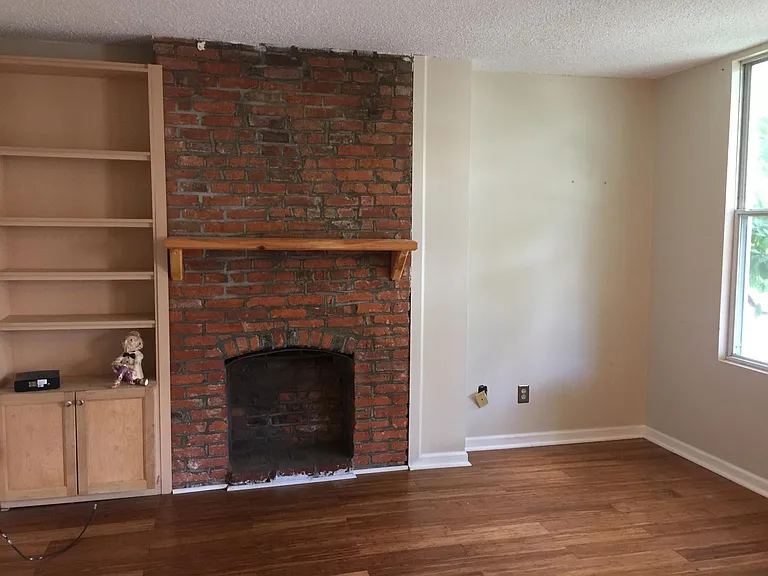 1020 Highland St — Photo 1