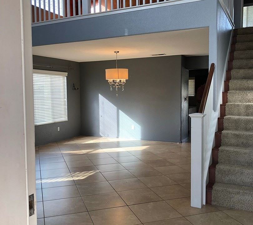 1st image of 2096 W Berkshire Ln