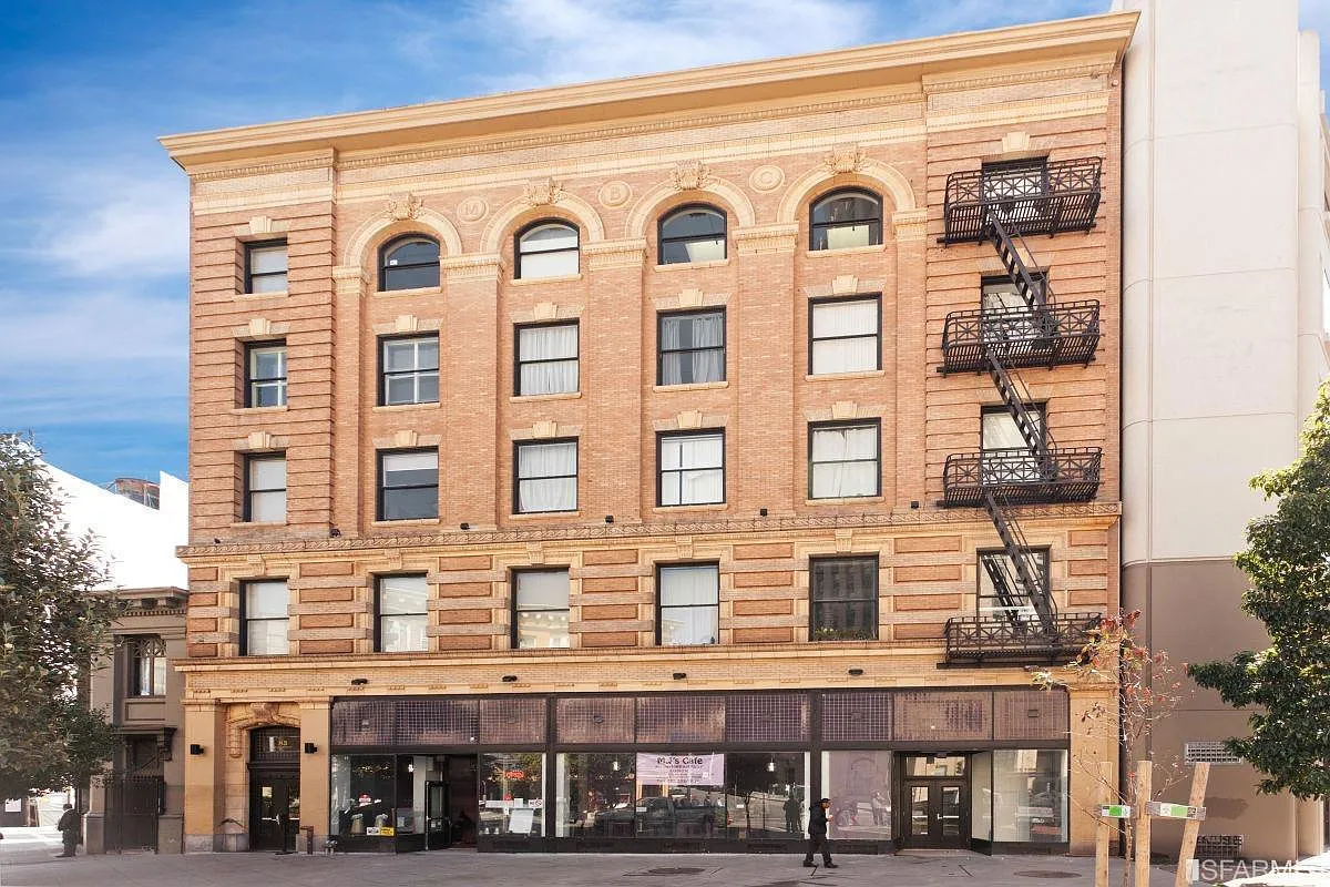 1 bed, 414 sqft, $3,149 — Photo 4