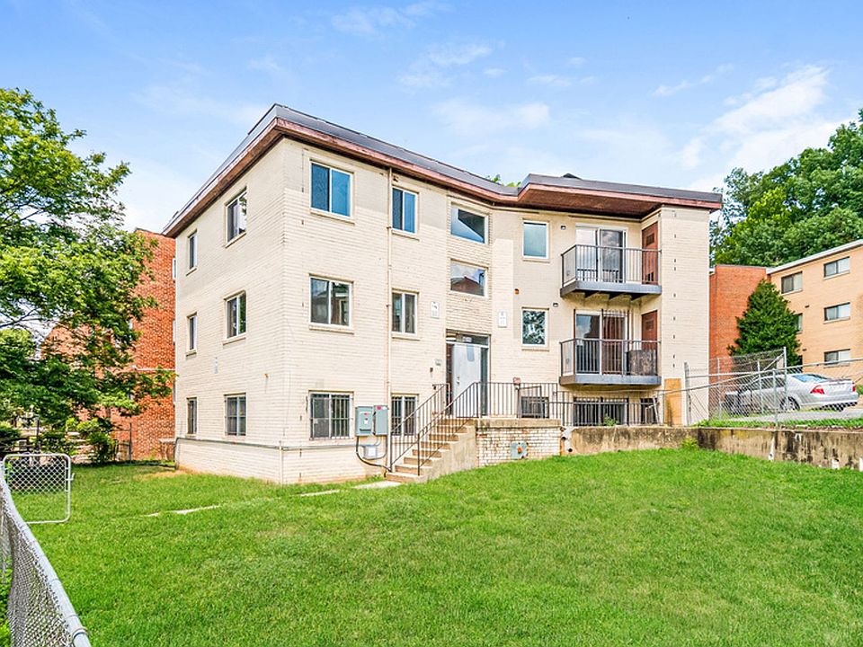 1st image of 4016 Livingston Rd SE APT 2