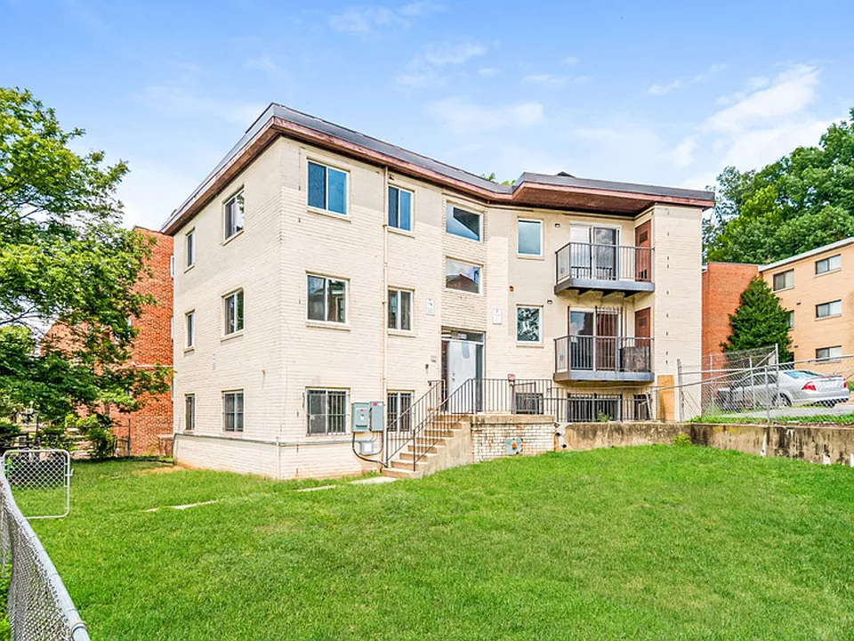 4016 Livingston Rd SE