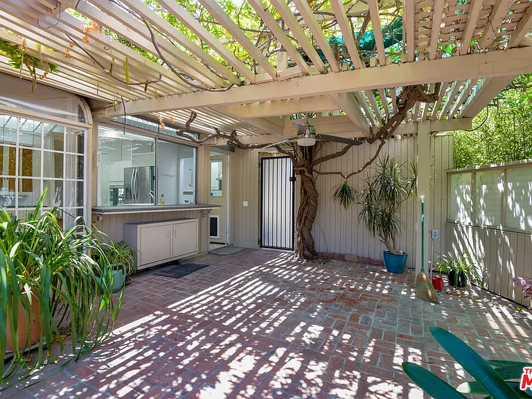 738 Hanley Ave — Photo 7