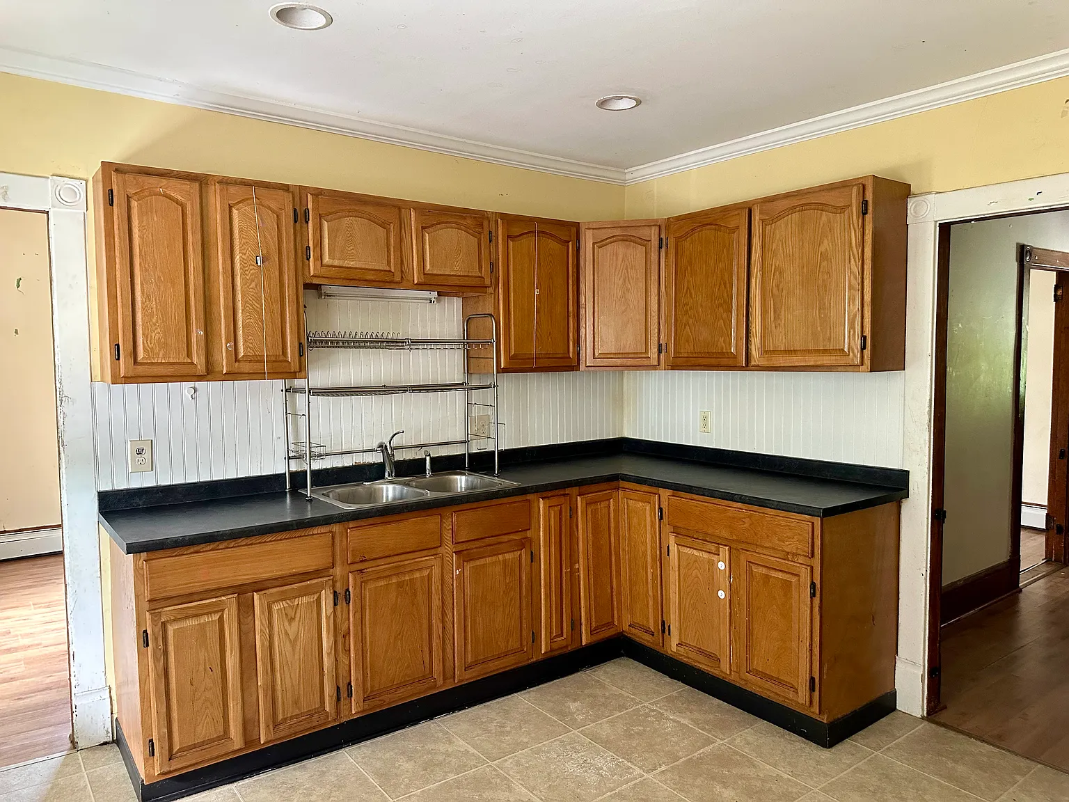 4 bed, 1250 sqft, $1,600 — Photo 3