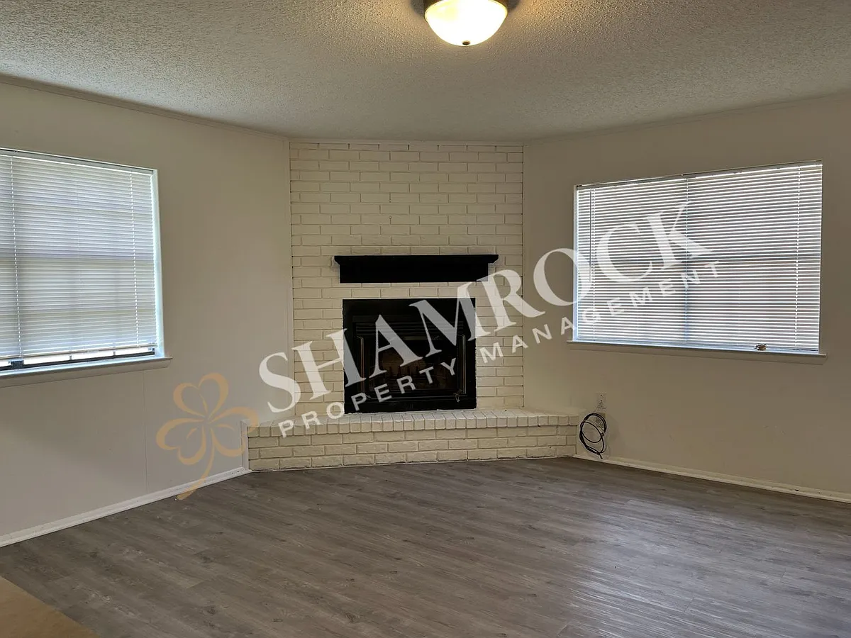 Building Photo - 906 Lancelot Cir