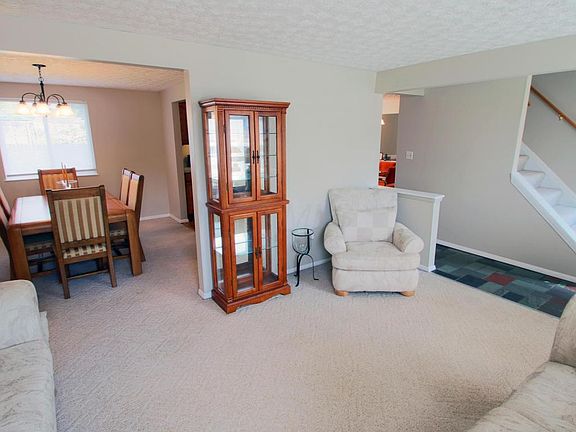 5th image of 1280 Hathersage Pl