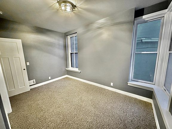 3rd image of 301 E 4th St Unit 1