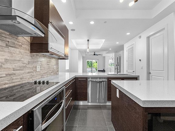 5th image of 801 SE 12th Court #801