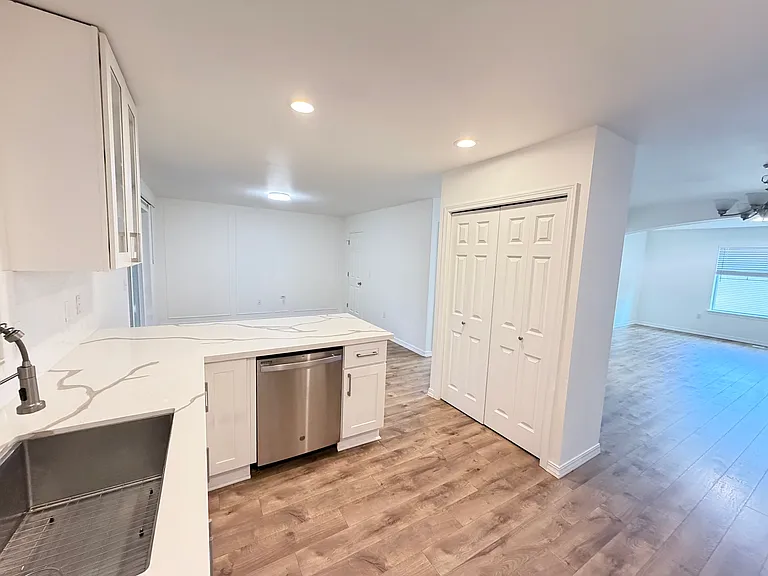 3430 S 283rd Ln — Photo 4