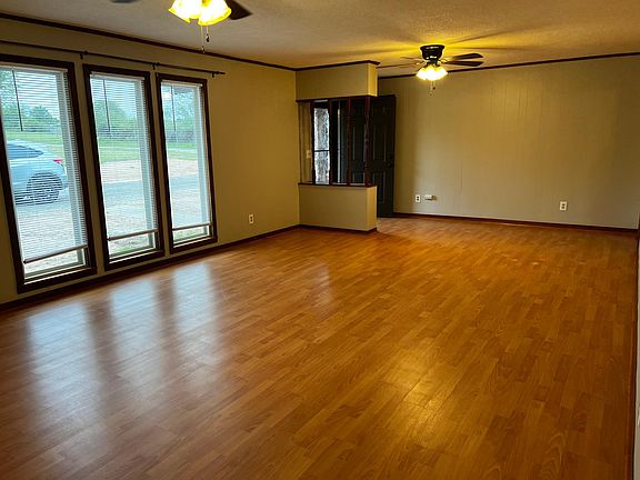 3rd image of 219 Bradley Acres Ln