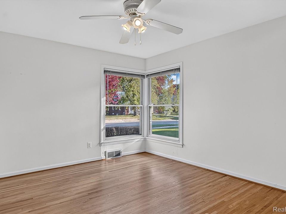 13771 Balfour St, photo 19