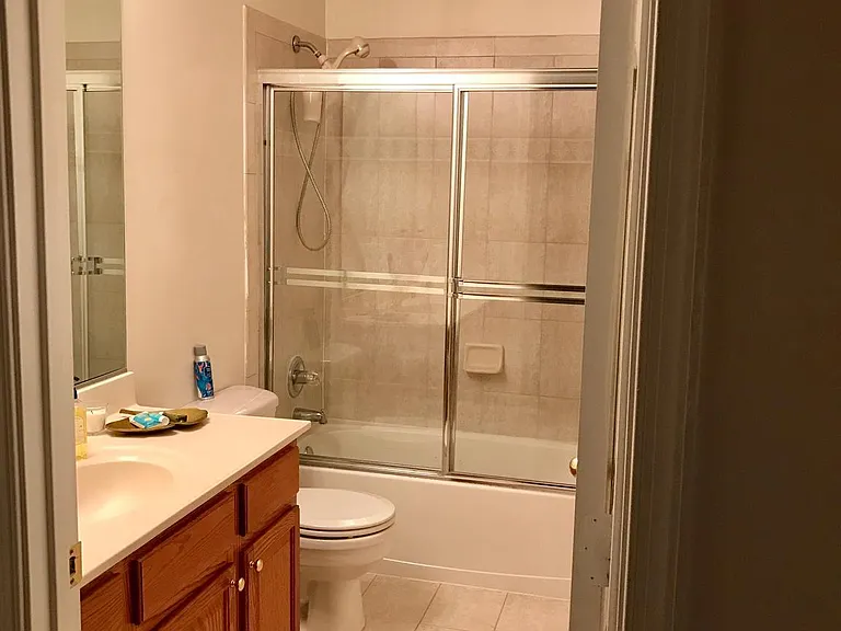 18400 Lanier Island Sq — Photo 40