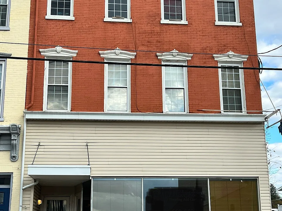 33 S 4th St #1