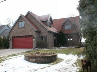 4752 Island View Dr, Oshkosh, WI 54901
