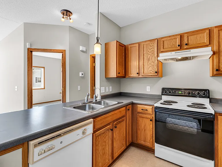 6834 Meadow Grass Ln S — Photo 19