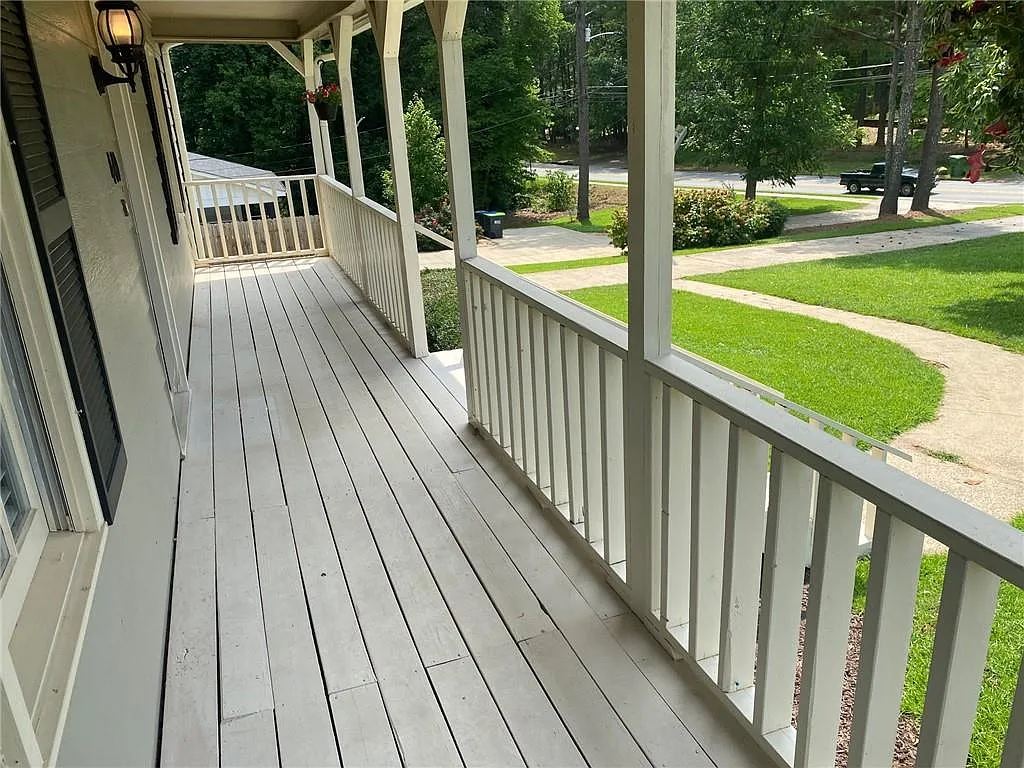 3 bed, 2.0 bath, 1316 sqft, $2,000 — Photo 4