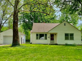 2412 SW Burnett Rd, Topeka, KS 66614