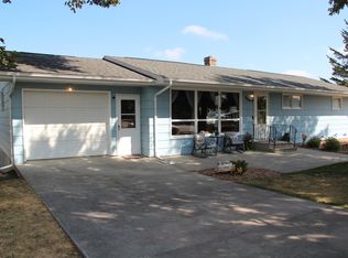 954 E 10th St, Winner, SD 57580