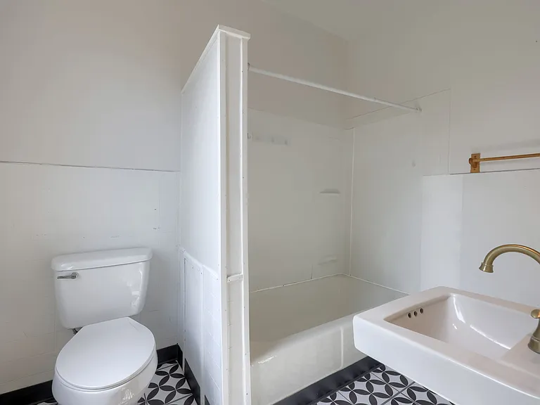 240 E Frederick St #2 — Photo 12