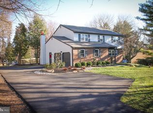 149 W Sandy Ridge Rd, Doylestown, PA 18901