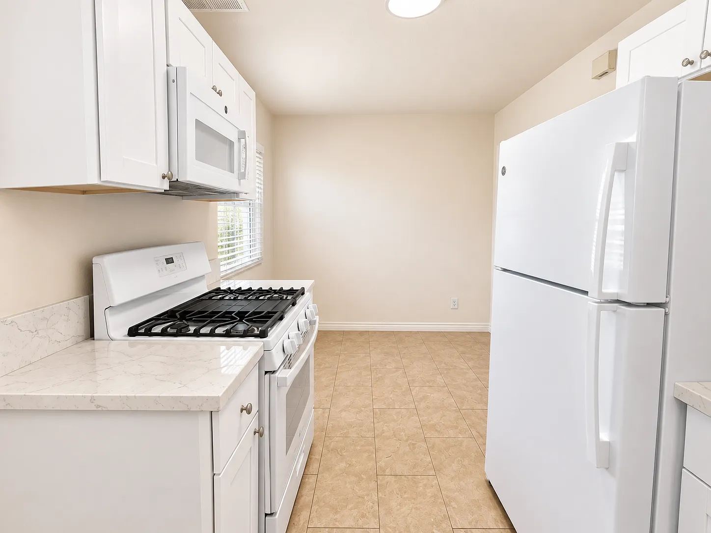 1 bed, 600 sqft, $1,940 — Photo 3