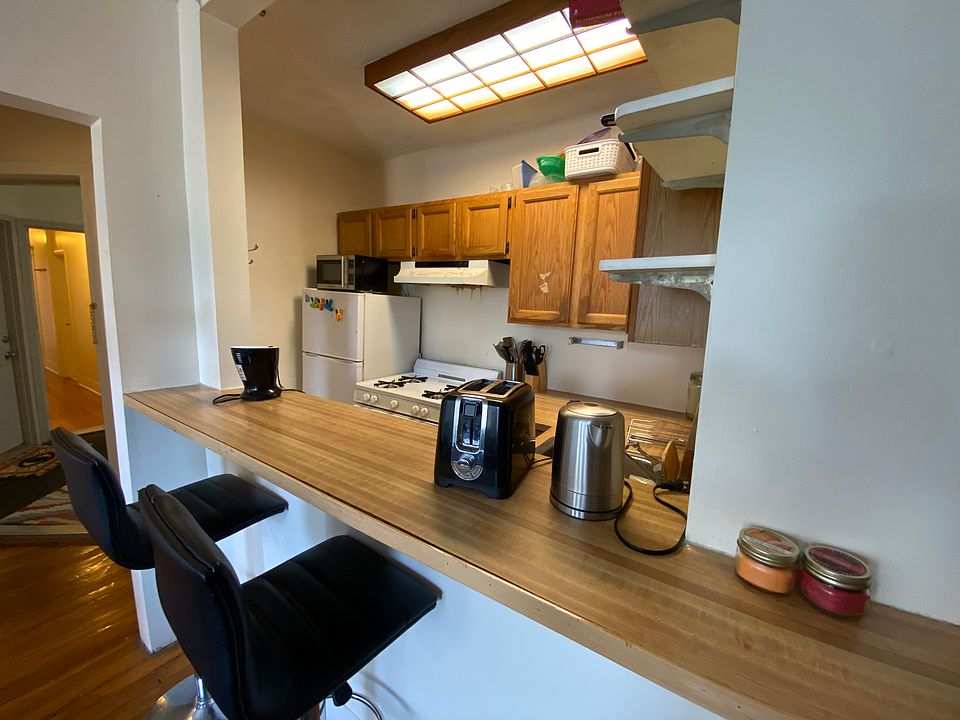 2nd image of 54 Burbank St #13