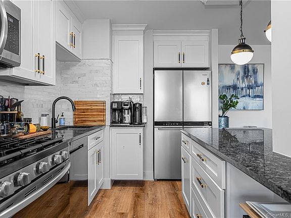 4th image of 50 Glenbrook Road APT 16F